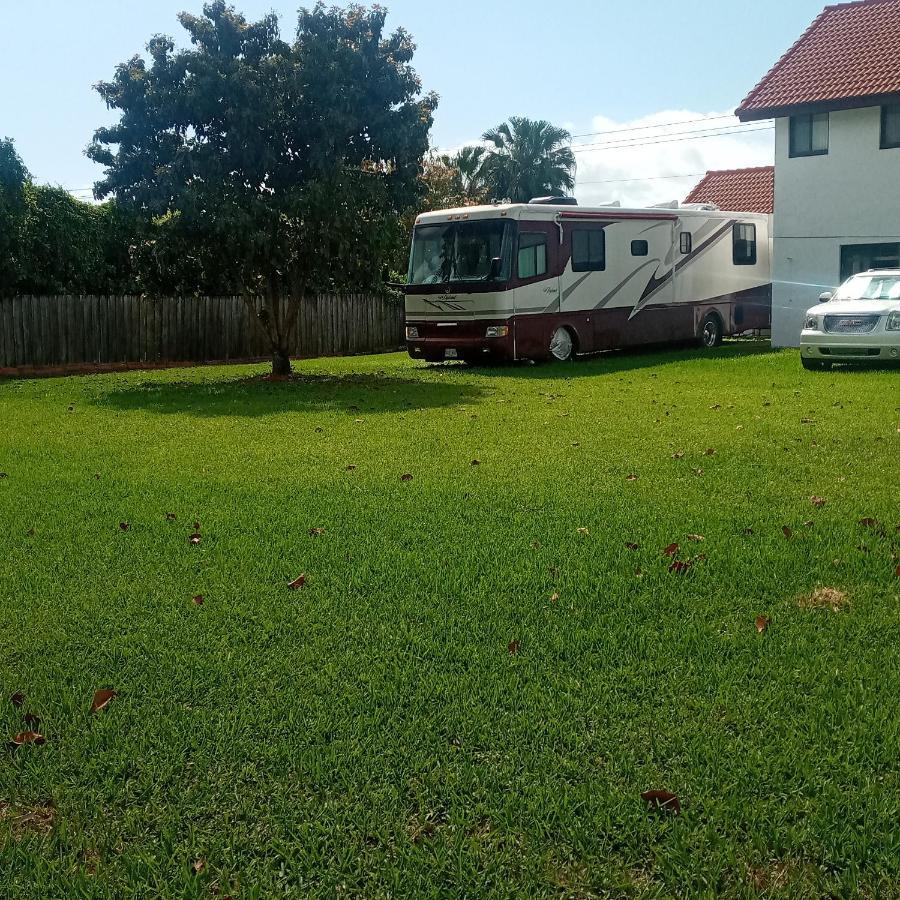 Remodeled And Comfortable Rv - Free Parking ميامي المظهر الخارجي الصورة